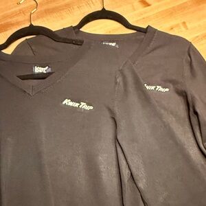 2 Kwik Trip Gray V-Neck T-Shirts